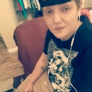 Meet your Posher, Alexis